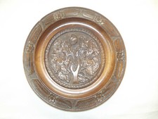 Große geschnitzte Holzschale