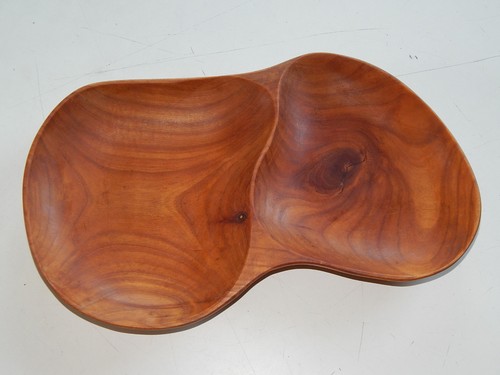 Holzschale asymmetrisch