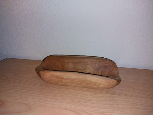Schale geschnitzt aus