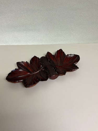 Geschnitztes blatt laubblatt - geschnitztes,